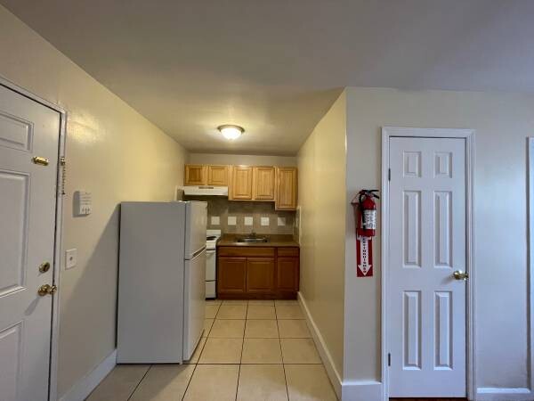 1395-large-studio-parking-lot-big-1
