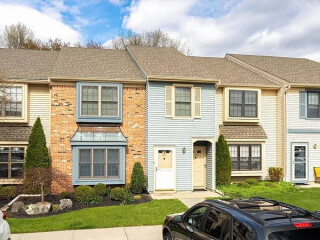 $1,400 / 2br - Spacious 2b/2b with Easy access to all major highways, (Robbinsville, NJ)