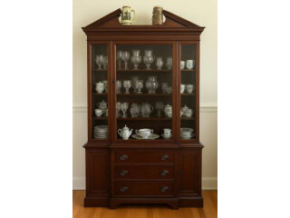 Drexel Georgian Style Mahogany China Cabinet (Bronx)