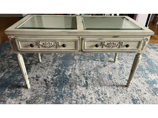 Coffee Table rustic style with glass top and 2 drawers - $25 (Philadelphia)