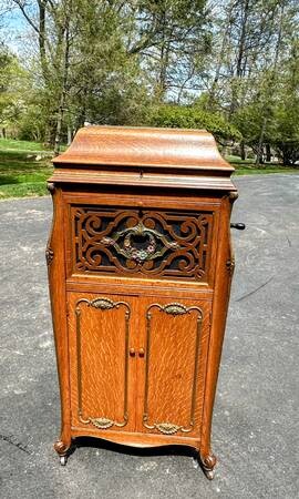 antique-silvertone-phonograph-275-bethlehem-big-0