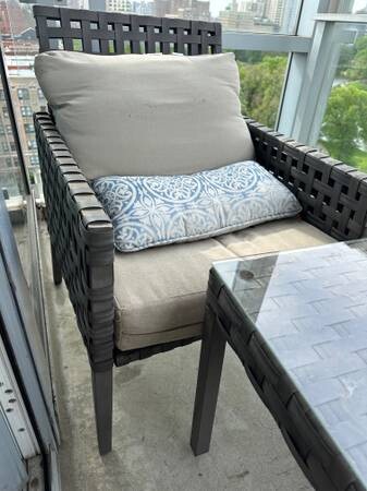 outdoor-furniture-2-chairs-one-table-free-harlem-morningside-big-0