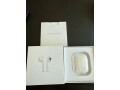 airpods-1st-generation-30-manhattan-small-2