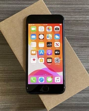 apple-iphone-8-space-grey-64gb-unlocked-new-condition-160-chelsea-big-0