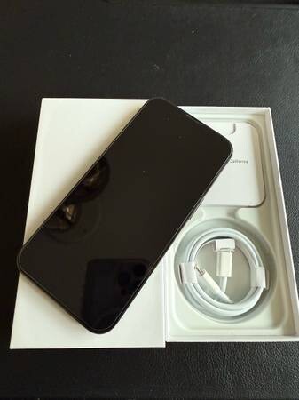 iphone-13-pro-256gb-green-520-manhattan-big-1